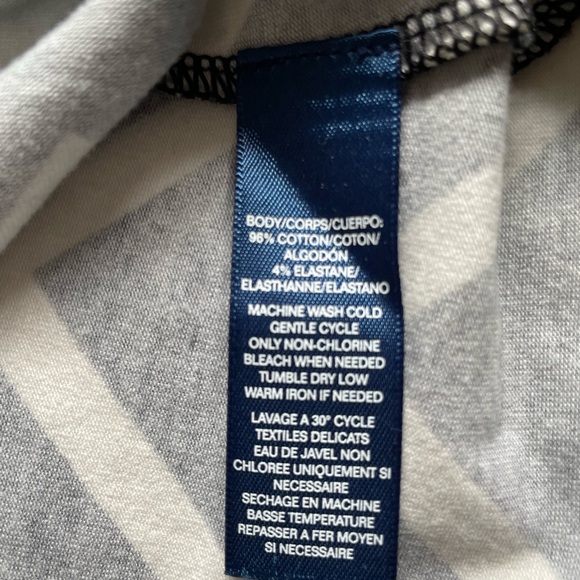 Chaps cotton 3/4 sleeve black and white chevon pattern top. - Picture 7 of 7